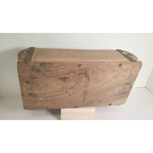 Vintage Rustic Primitive Farmhouse Decor Wooden Brick Mold Box 12x6x4 Marked WKK - Picture 4 of 4